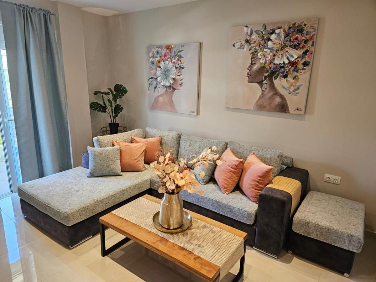 Agora Luxury Apartment 3 Loutraki  Bagian luar foto