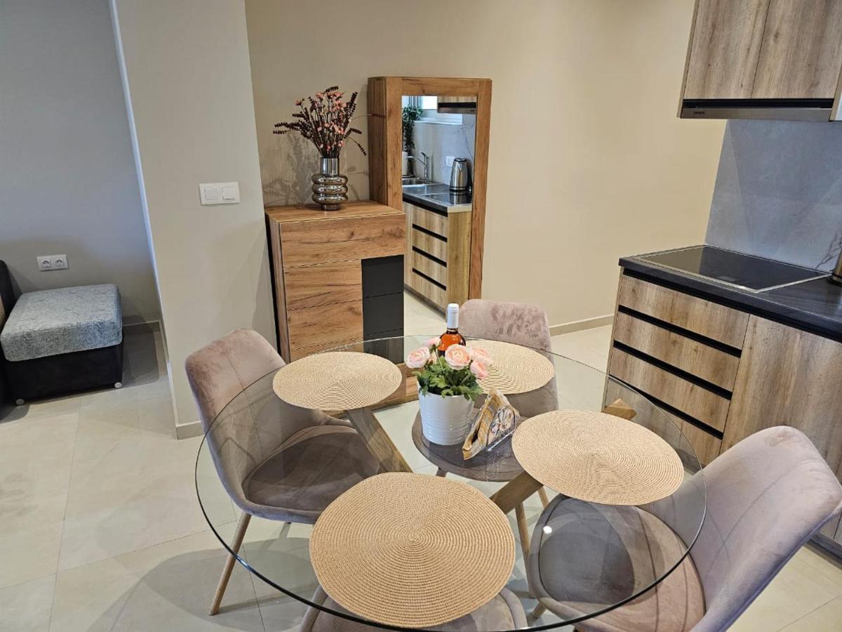 Agora Luxury Apartment 3 Loutraki  Bagian luar foto