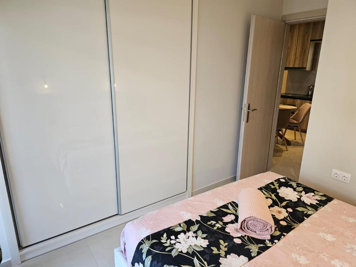 Agora Luxury Apartment 3 Loutraki  Bagian luar foto