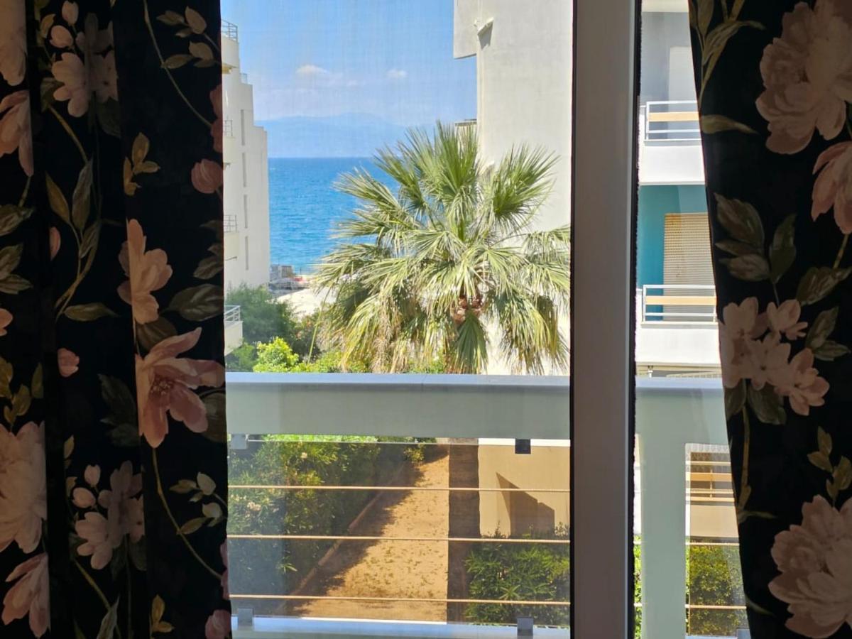 Agora Luxury Apartment 3 Loutraki  Bagian luar foto
