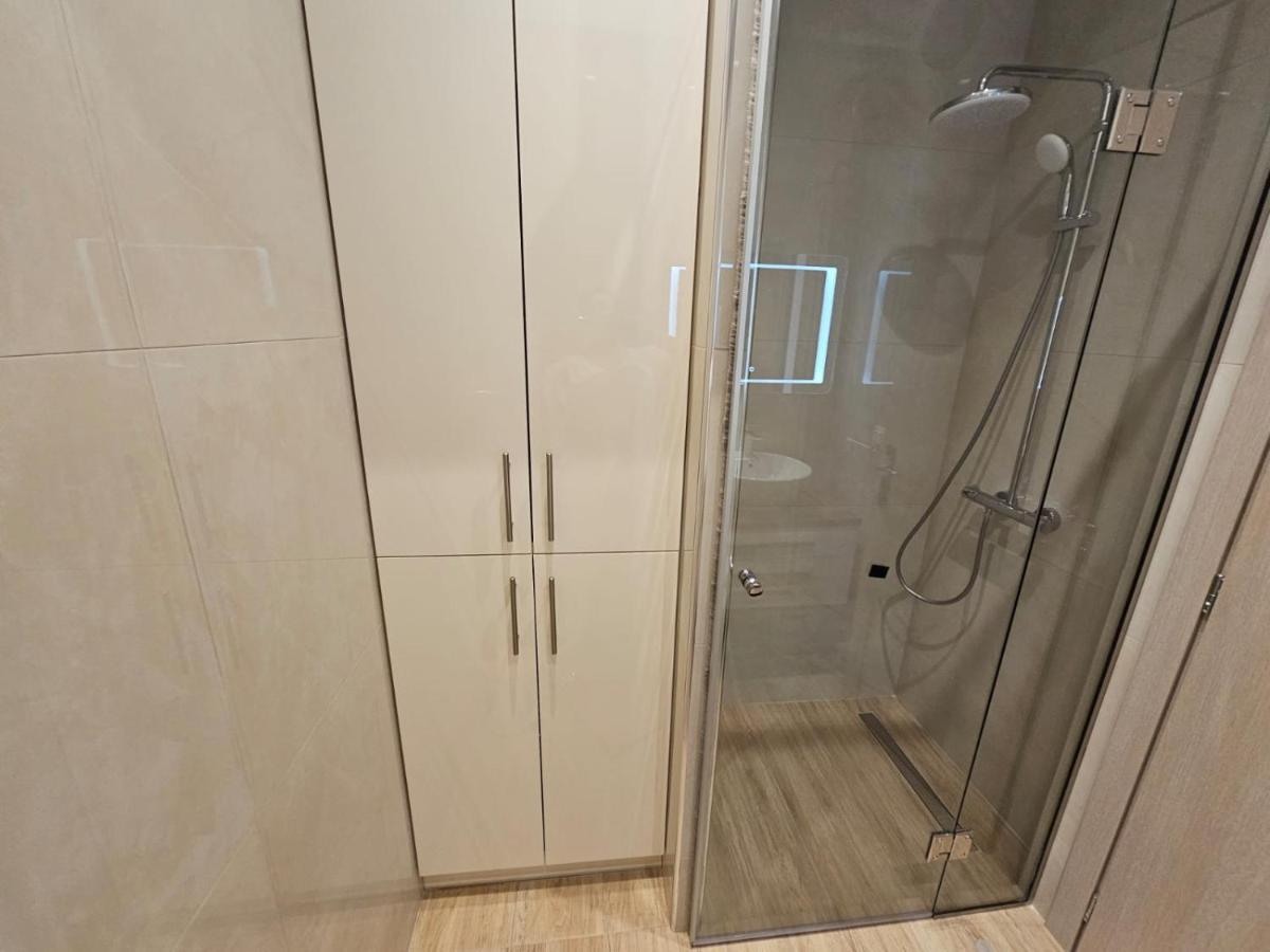 Agora Luxury Apartment 3 Loutraki  Bagian luar foto