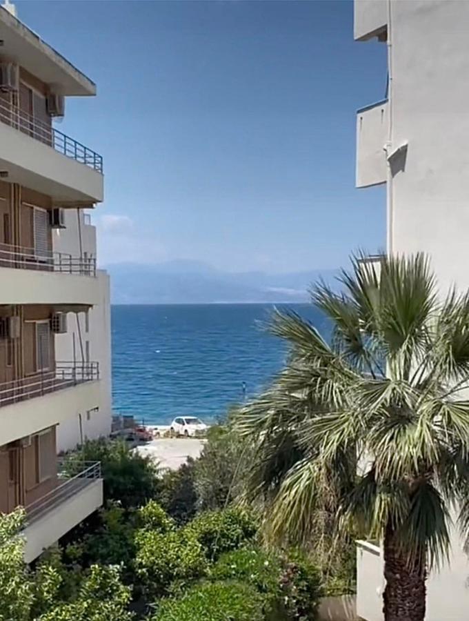 Agora Luxury Apartment 3 Loutraki  Bagian luar foto