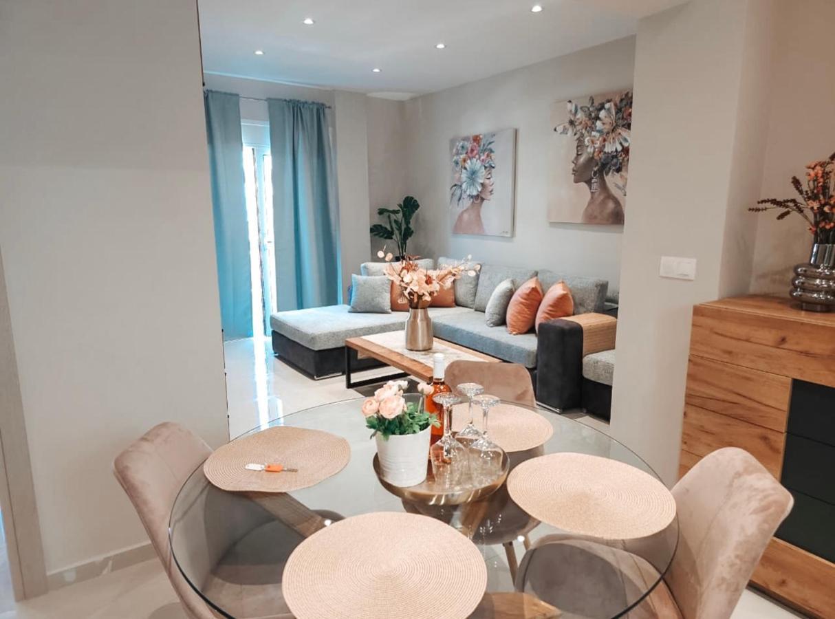 Agora Luxury Apartment 3 Loutraki  Bagian luar foto